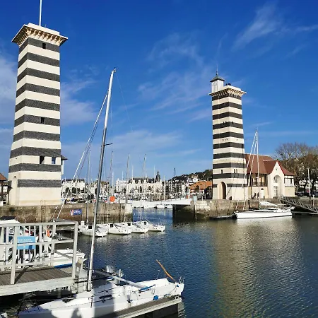 Feriehus La Glycine Hypercentre Et Confort Deauville